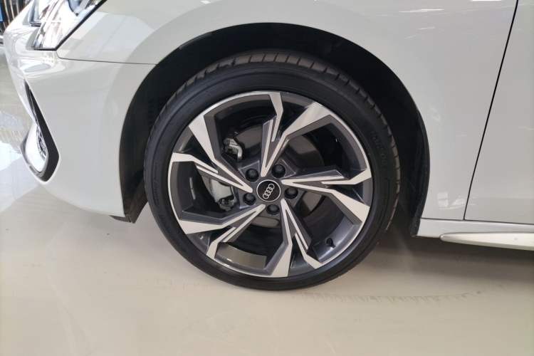 Used Audi A3 2025 Sportback 35TFSI Prestige Edition Left Front Wheel Hub