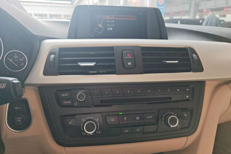 Used BMW 3 Series 2015 320i Active Edition
