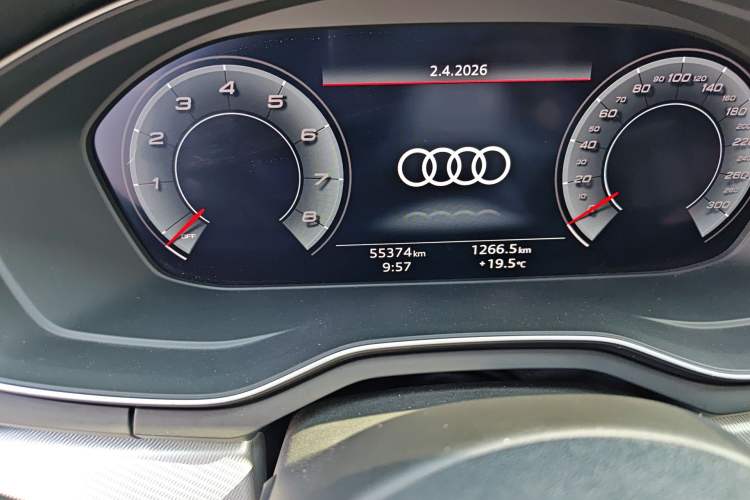 Used Audi A5 2020 Coupe 40 TFSI Fashion Edition China VI Emission Standard Odometer Close Up