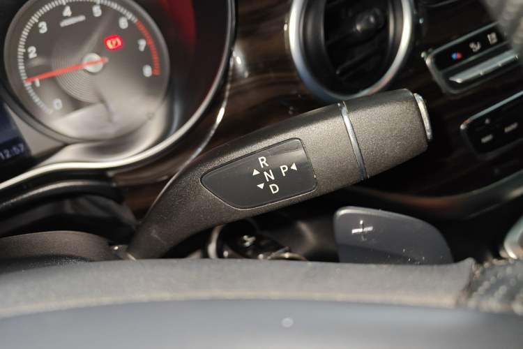 Used Mercedes-Benz V-Class 2018 V 260 Avantgarde Edition China VI