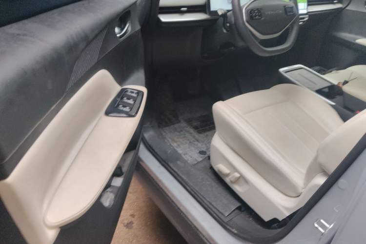 Used Venucia VX6 2023 520 Pro