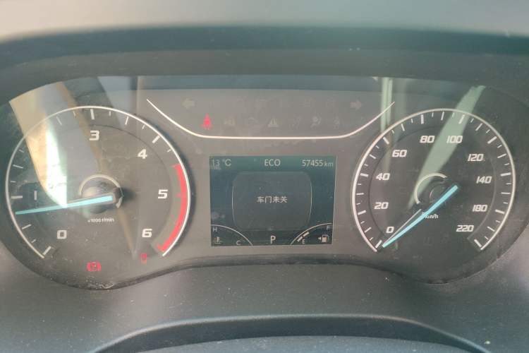 Used JMC Fushun 2023 2.0T Automatic Mid-Range High-Roof Commercial Multi-Purpose 7-Seater Passenger Vehicle