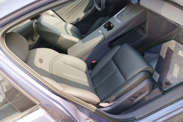 Used Nissan N6 2026 Model 180 Max Right Front Seat