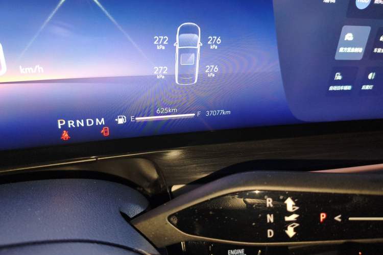 Used Buick Century 2023 2.0T Six-Seater Yinshi Edition Odometer Close Up