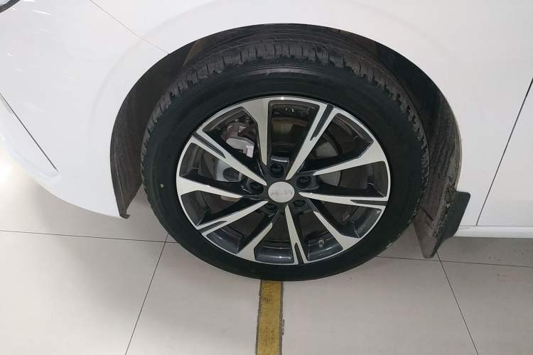 Used Geely Auto Emgrand 2025 4th Generation 1.5L CVT Flagship Version
