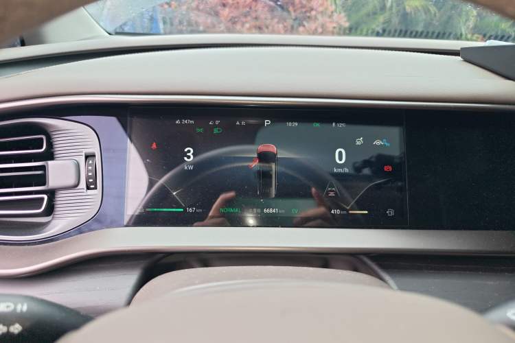 Used Denza D9 2022 DM-i 970 Four-Wheel Drive Prestige Model
