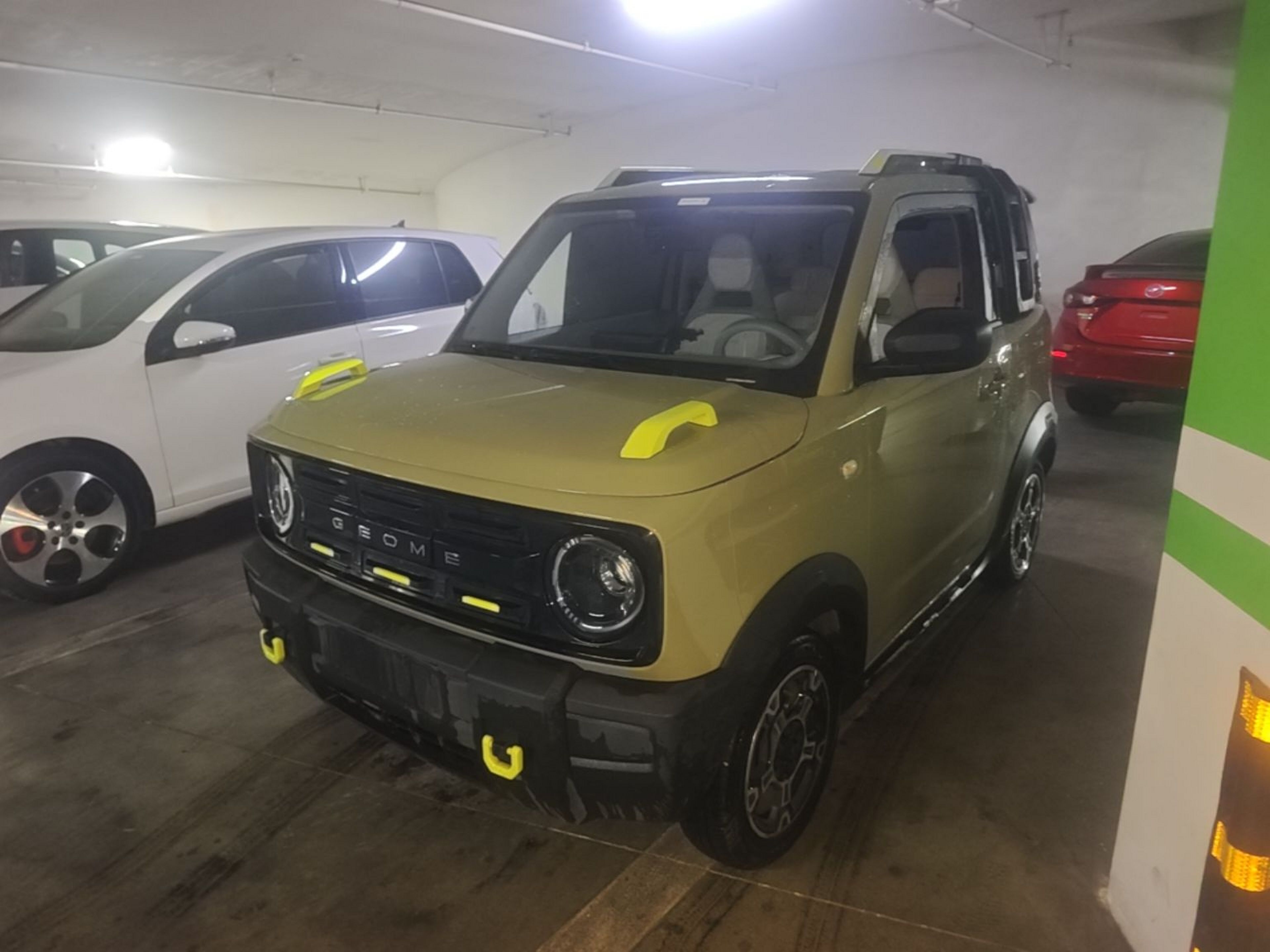 Unter der Vorderseite des Autos