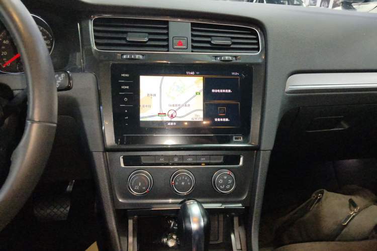 Used Volkswagen Golf 2020 Zhiai Edition 280TSI DSG Comfort Model Audio And AC Panel