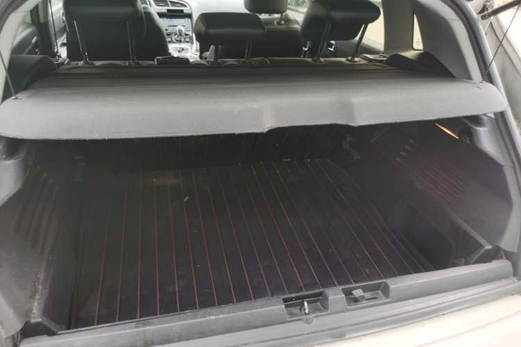 Used Peugeot 3008 2015 2.0L Automatic Trend Edition Trunk