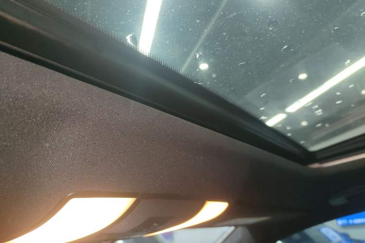 Used Mercedes-Benz E-Class 2015 Facelift E 200 L Sport Edition