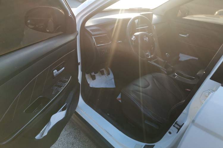 Used Dongfeng Fengon 370 2020 S370 1.5L Manual Luxury 7-Seater