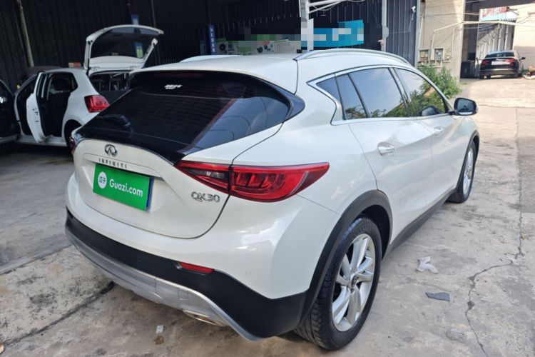 Used Infiniti QX30 2017 1.6T Two-Wheel Drive Fashion Edition Rear Right 45 Deg