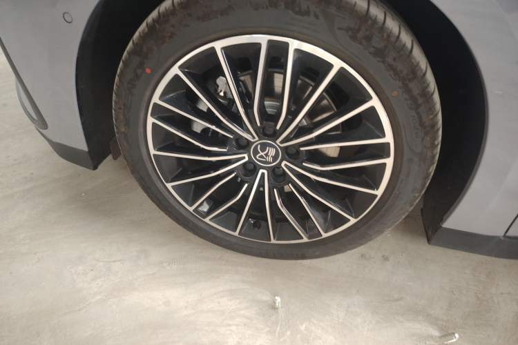 Used BYD Han 2025 DM-i Intelligent Driving Edition 125KM LiDAR Flagship Model
