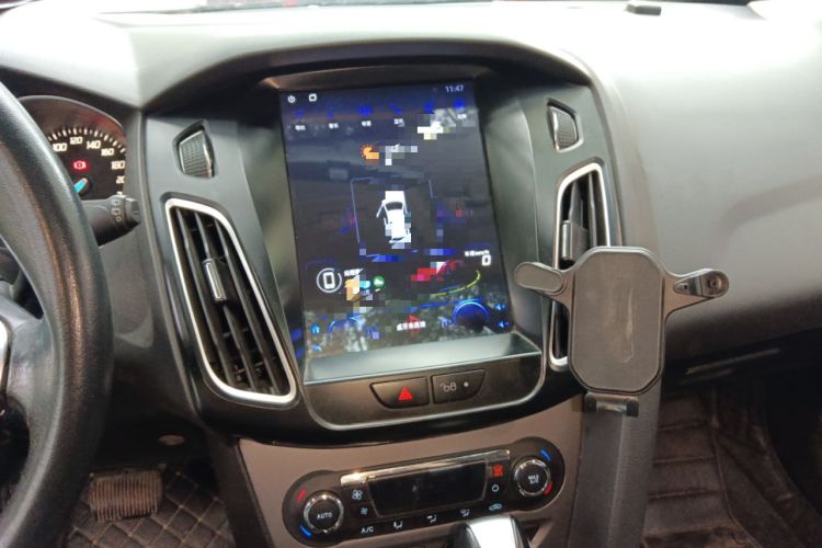 Used Ford Focus 2012 Hatchback 1.6L Automatic Fashion Edition Audio And AC Panel