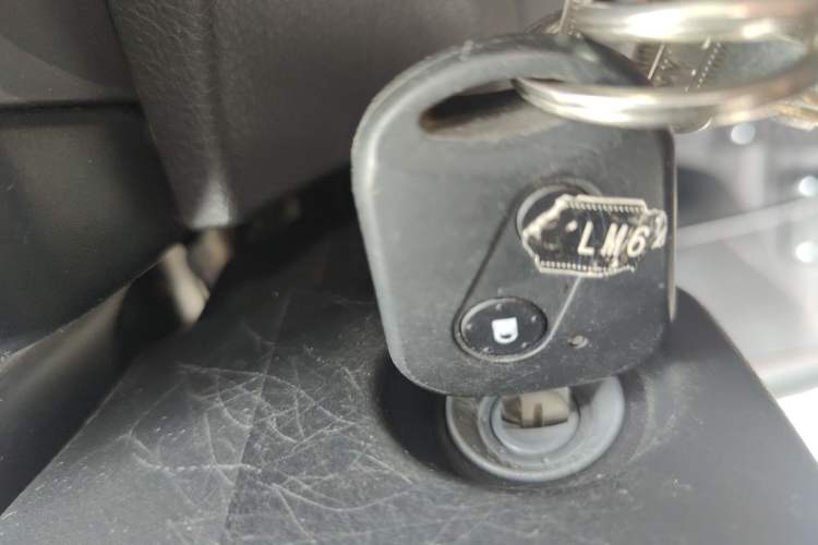 Used Jinbei Gold Hiace M Classic 2024 1.5L Engineering Lion Passenger Vehicle 6 Seats Interior 1