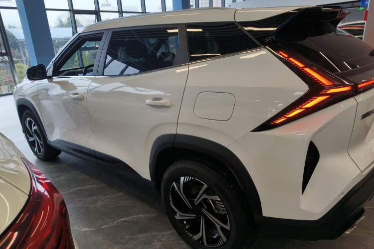 Used Geely Auto Emgrand X7 Sport 2024 1.5TD Smart Connect+