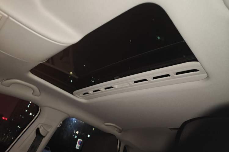 Used Volkswagen Polo 2016 1.6L Automatic Comfort Model
