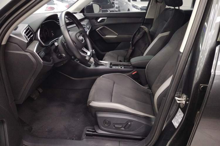 Used Audi Q3 2023 35 TFSI Fashion Dynamic Model (1.4T) Left Front Seat