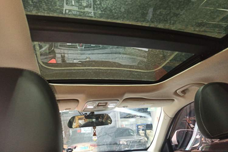 Used Geely Auto Emgrand X7 Sport 2016 1.8TD Automatic Smart Connectivity Version Headliner