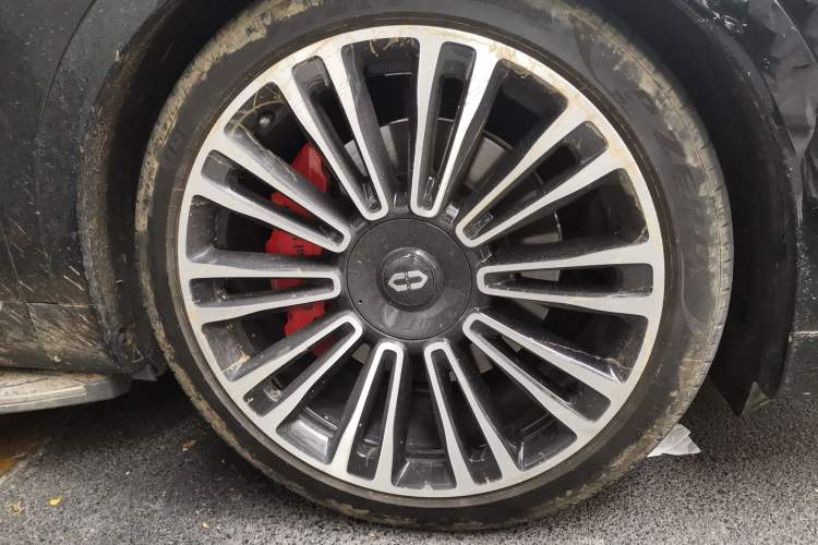 Used Hima AITO M9 2024 Range-Extended Ultra Version 52 kWh 6-Seater Model Right Front Wheel Hub