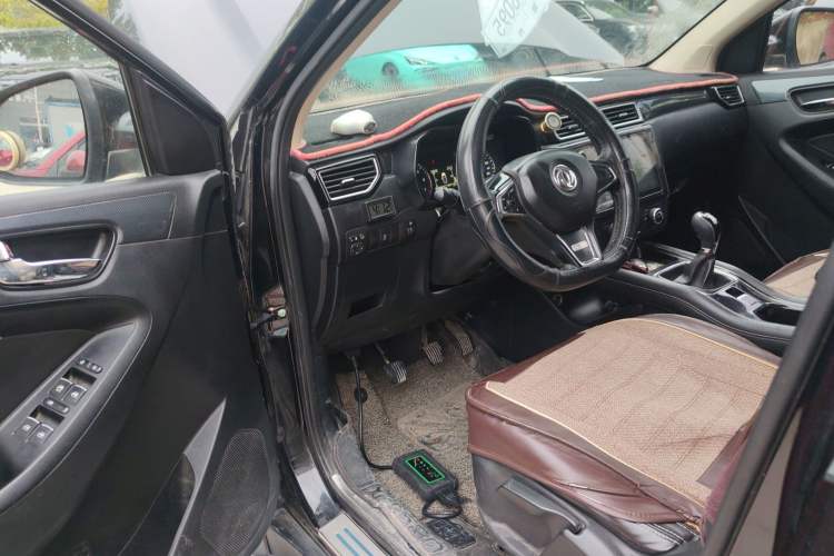 Used Dongfeng Fengon 580 2016 1.5T Manual Luxury Edition
