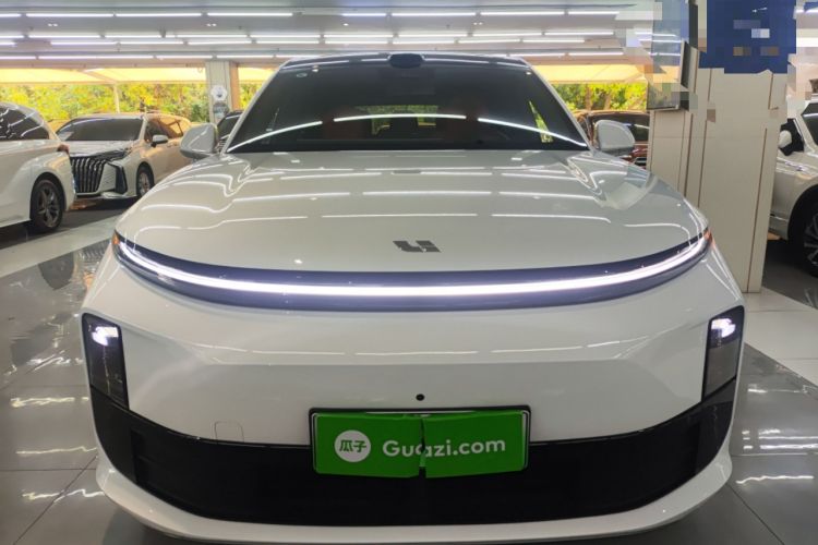 Used Li Auto L6 2025 Pro Smart Refresh Edition Front