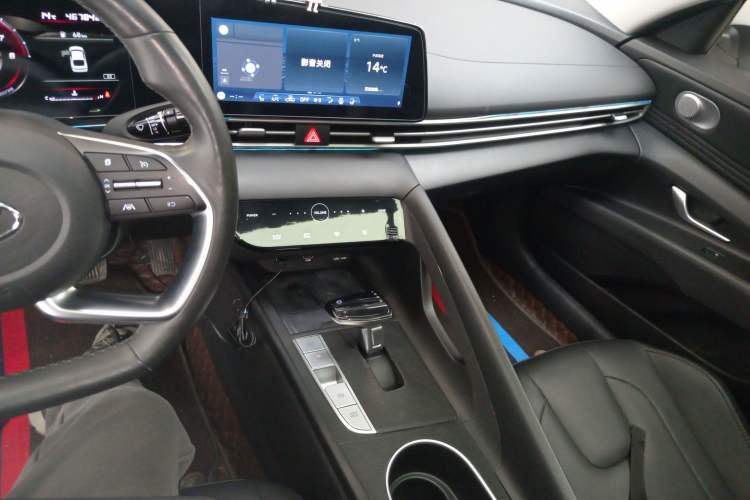 Used Hyundai Elantra 2021 1.5L CVT LUX Prestige Edition Audio And AC Panel