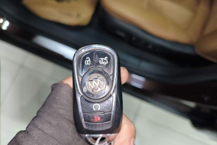 Used Buick LaCrosse 2018 28T Luxury Model
