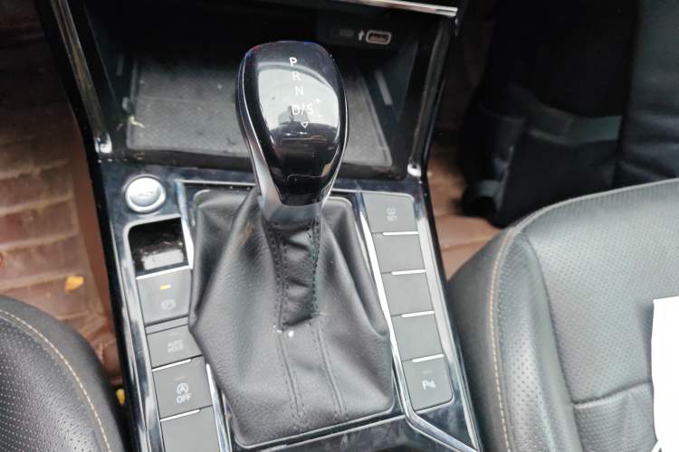 Used Volkswagen Passat 2020 330TSI Luxury Edition China VI
