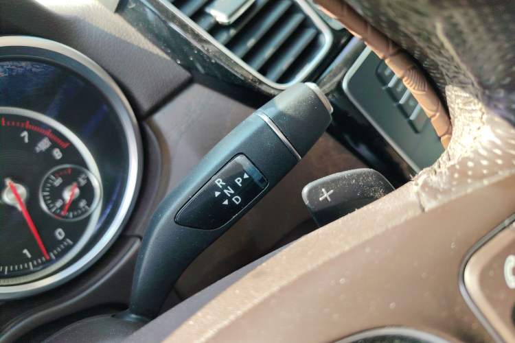 Used Mercedes-Benz GLE 2017 GLE 320 4MATIC Dynamic Model Gear Lever