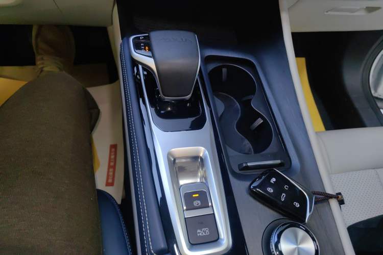 Used Dongfeng Aeolus Huge 2022 Mach Dual-Motor 1.5T MHD Dare-to-Dream Edition