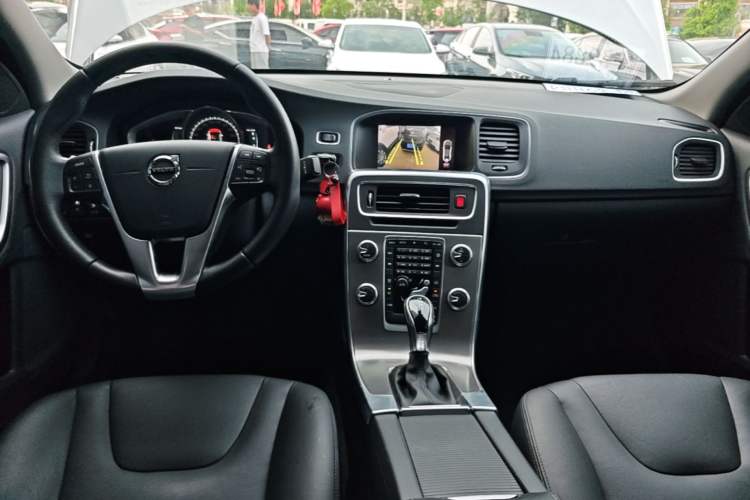 Used Volvo S60 2018 S60L T4 Smart & Ambitious Edition
