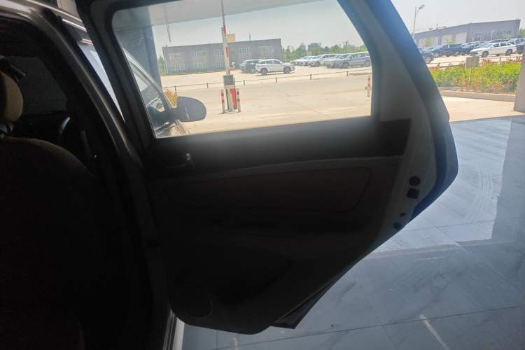 Used BAIC Senova D20 2015 Hatchback 1.5L Manual Leshang Version
