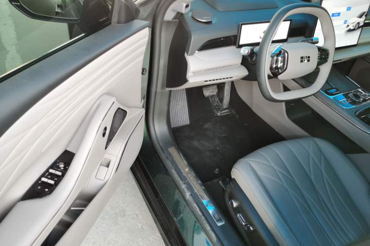 Used Geely Galaxy 8 2025 130km EM-P Starship Edition