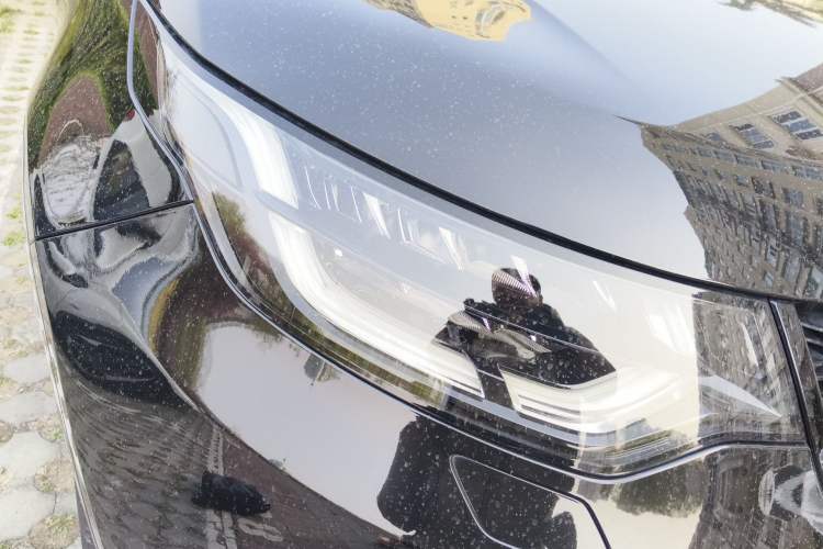 Used Land Rover Discovery 2020 3.0 SC V6 30th Anniversary Special Edition Right Front Headlight