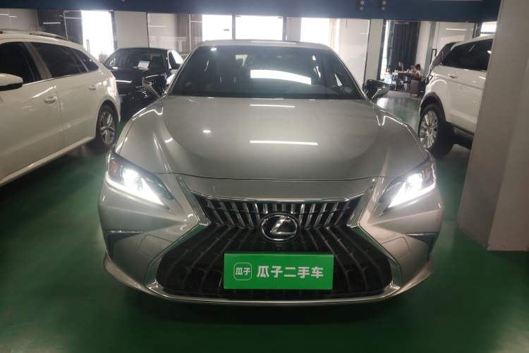 Used Lexus ES 2023 200 Excellence Edition
