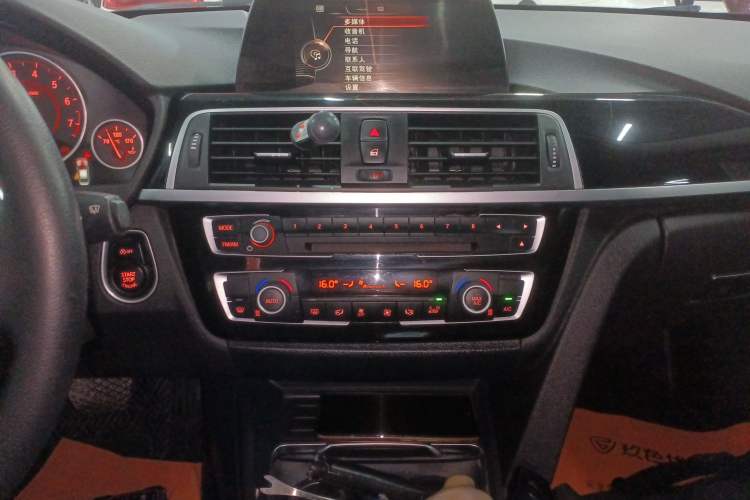 Used BMW 3 Series 2017 320Li M Sport Edition Audio And AC Panel