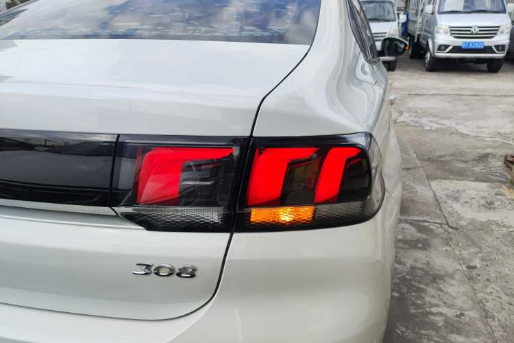 Used Peugeot 308 2019 1.6L Automatic Luxury Version China V Standard Exterior 1