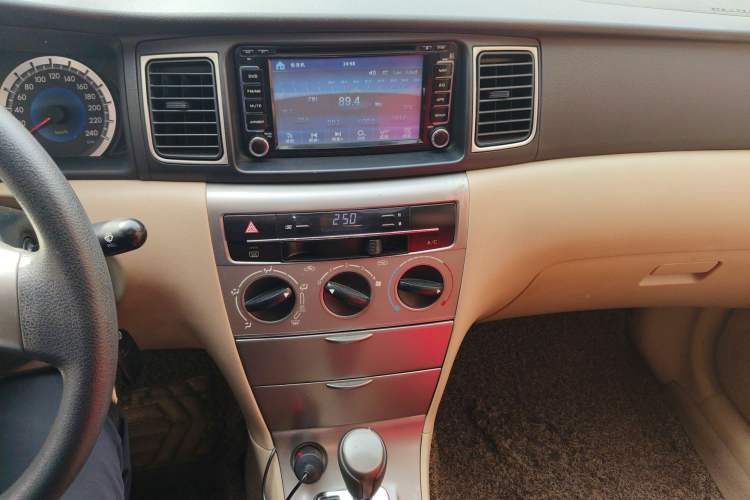 Used Toyota Corolla EX 2013 1.6L Automatic Excellence Edition Audio And AC Panel