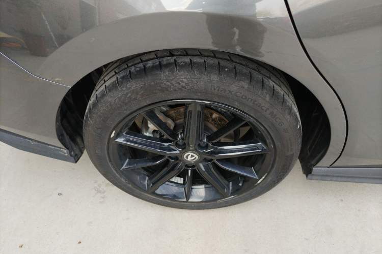 Used CHANGAN UNI-V 2023 1.5T Prestige Model Right Rear Wheel Hub