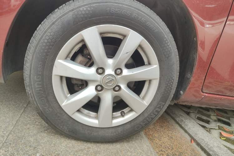 Used Nissan Sunny 2011 1.5XL CVT Luxury Edition Right Front Wheel Hub