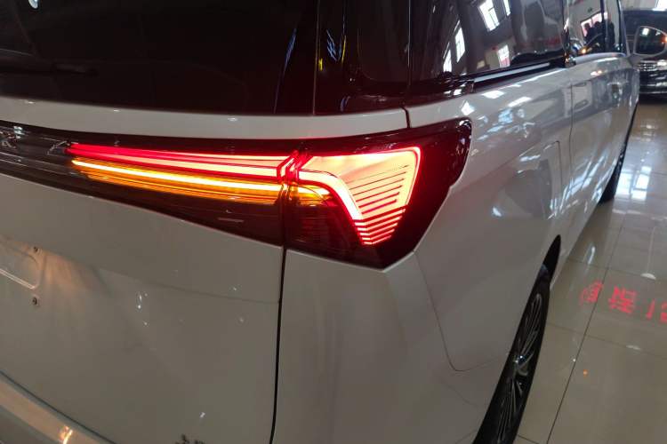 Used Buick GL8 New Energy 2025 Lu Shang Smart Enjoyment Edition 7-Seater
