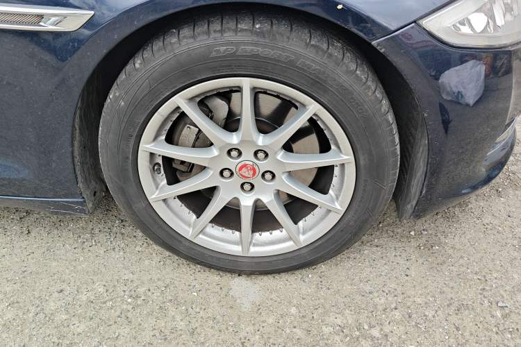 Used Jaguar XJ 2014 XJL 2.0T Two-Wheel-Drive Elegant Business Edition
