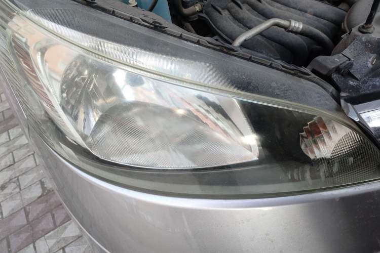 Used Nissan NV200 2016 Revised Version 1.6L CVT Deluxe Edition Right Front Headlight