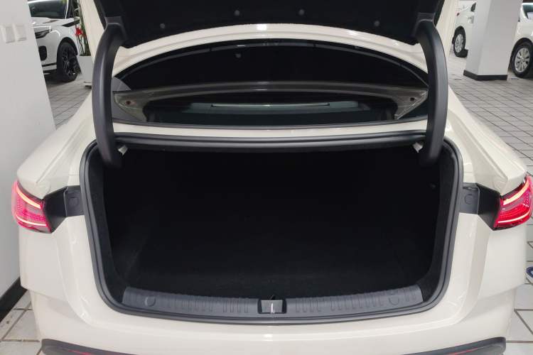 Used BYD Seal 06 New Energy 2025 DM-i Smart Drive 80KM Luxury Model
