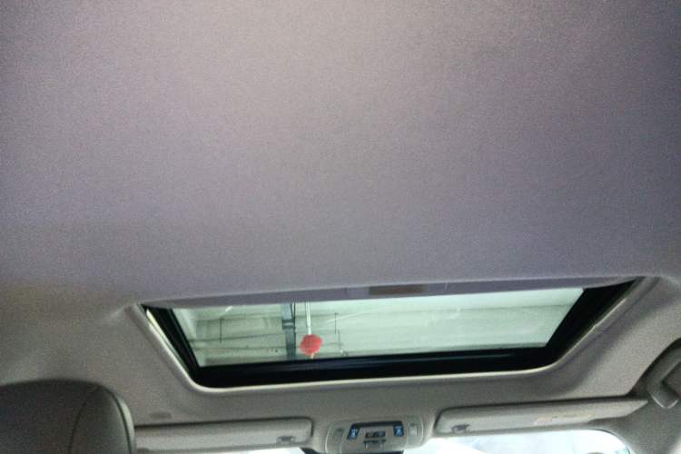 Used Toyota SIENNA 2021 2.5L Hybrid Comfort Edition Headliner