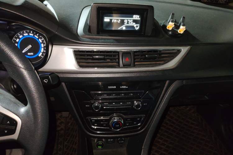 Used CHANGAN Alsvin V7 2015 1.6L Manual Joyful Edition China IV