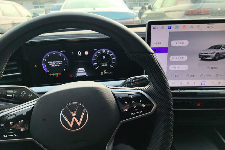 Used Volkswagen Passat 2025 Pro 380TSI Dragon Supreme Edition
