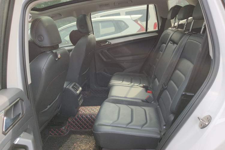 Used Volkswagen Tiguan L 2019 Updated Version 330TSI Automatic Two-Wheel Drive Panoramic Comfort Edition China VI Standard
