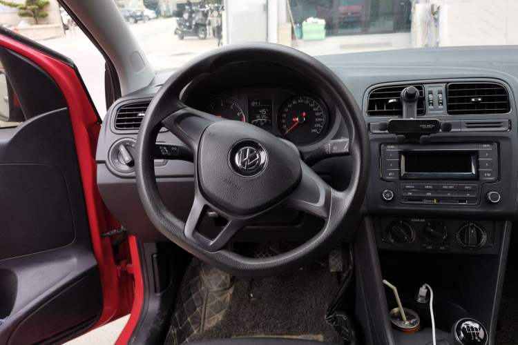 Used Volkswagen Polo 2016 1.4L Manual Fashion Model Steering Wheel